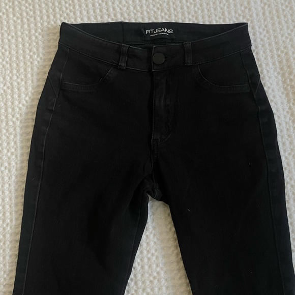 Mid Rise Jeans - Picture 5 of 8